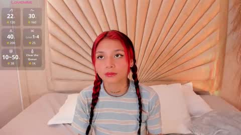 Snapshot of emmaduff_ chatting on November 10, 1:21 pm online show from November 10, 1:21 pm