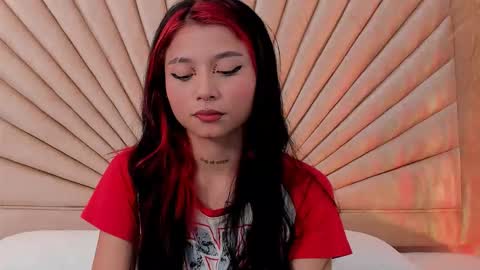 Snapshot of emmaduff_ chatting on November 20, 11:43 am online show from November 20, 11:43 am