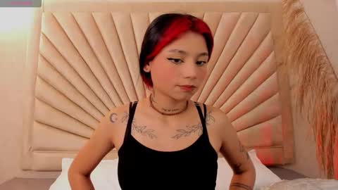 Snapshot of emmaduff_ chatting on November 24, 12:05 pm online show from November 24, 12:05 pm