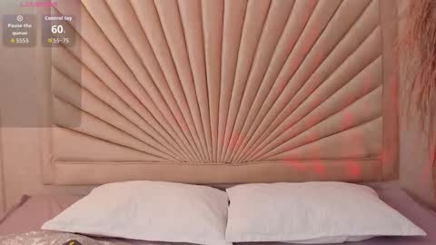 Snapshot of emmaduff_ chatting on November 25, 11:54 am online show from November 25, 11:54 am