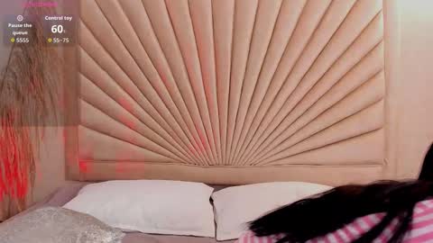 Snapshot of emmaduff_ chatting on November 26, 11:33 am online show from November 26, 11:33 am