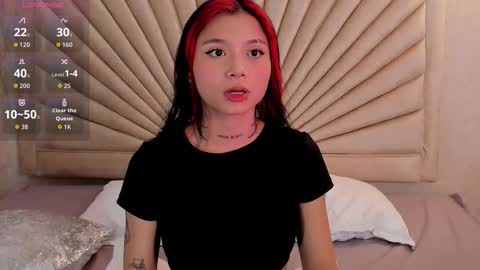 Snapshot of emmaduff_ chatting on November 28, 11:35 am online show from November 28, 11:35 am