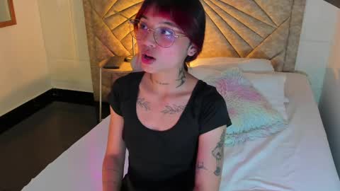           online show from April 4, 7:22 pm