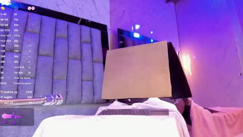 Snapshot of emmaduque chatting on December 8, 3:24 pm Emma Duque online show from December 8, 3:24 pm