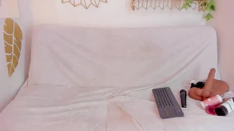 Snapshot of emmaduque chatting on October 16, 8:15 am Emma Duque online show from October 16, 8:15 am