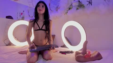 Snapshot of emmaduque chatting on November 30, 10:52 am Emma Duque online show from November 30, 10:52 am