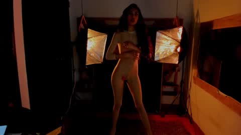 Snapshot of emmaduque chatting on December 14, 3:23 am Emma Duque online show from December 14, 3:23 am