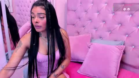 emmaebony_ online show from September 22, 11:56 am