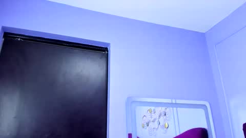 emmaebony_ online show from November 14, 10:25 am