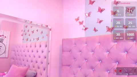 emmaebony_ online show from February 12, 12:44 pm