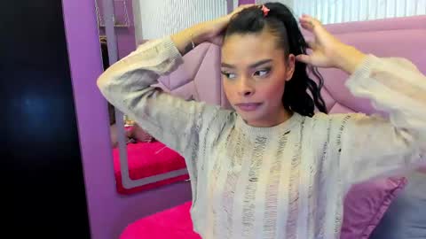 emmaebony_ online show from June 9, 11:44 am