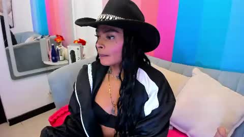 emmaebony_ online show from July 22, 11:02 am