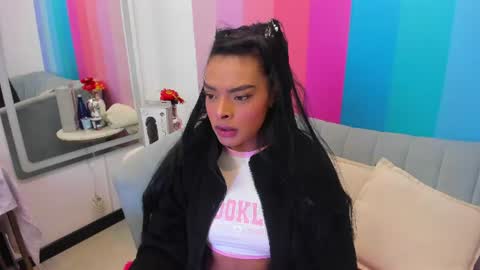 emmaebony_ online show from July 25, 10:24 am