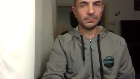 Snapshot of emmagold123 chatting on December 21, 3:20 pm Ariel online show from December 21, 3:20 pm