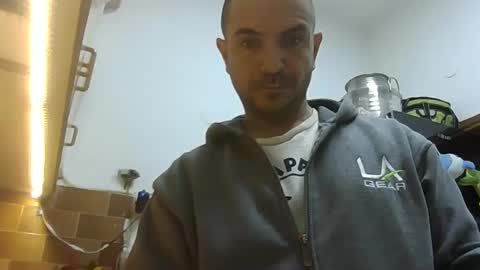 Snapshot of emmagold123 chatting on December 22, 5:12 am Ariel online show from December 22, 5:12 am