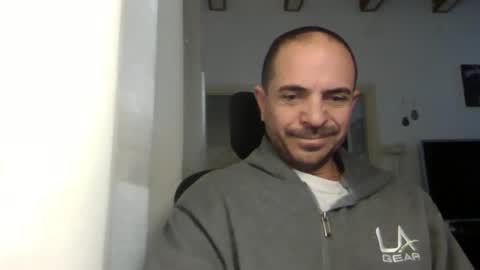 Snapshot of emmagold123 chatting on January 8, 5:37 am Ariel online show from January 8, 5:37 am