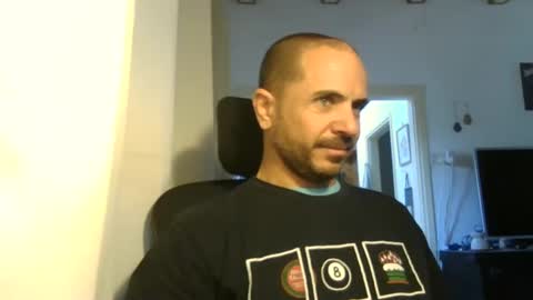 Snapshot of emmagold123 chatting on February 8, 11:33 am Ariel online show from February 8, 11:33 am