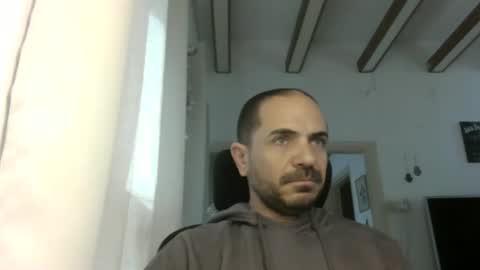 Snapshot of emmagold123 chatting on February 14, 8:31 am Ariel online show from February 14, 8:31 am