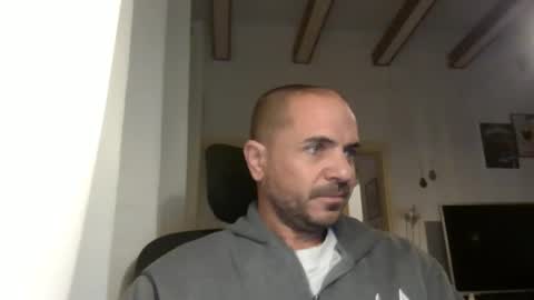 Snapshot of emmagold123 chatting on March 2, 3:56 am Ariel online show from March 2, 3:56 am