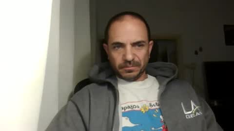 Snapshot of emmagold123 chatting on March 12, 3:24 am Ariel online show from March 12, 3:24 am