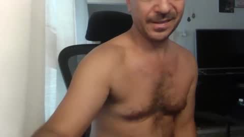 Snapshot of emmagold123 chatting on September 26, 5:44 am Ariel online show from September 26, 5:44 am