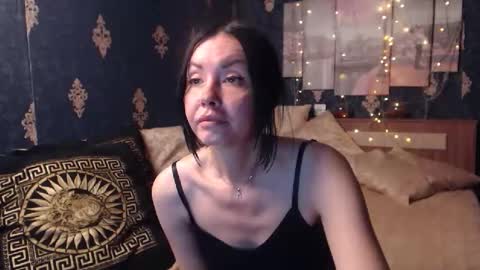 EmmaGoldX online show from October 25, 8:25 pm