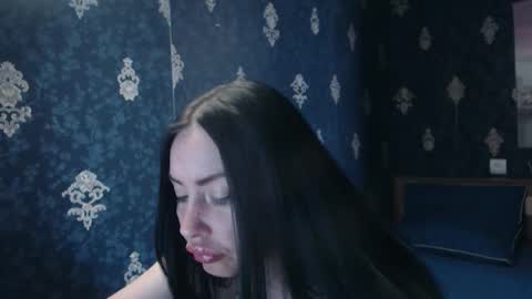 EmmaGoldX online show from April 23, 8:35 am