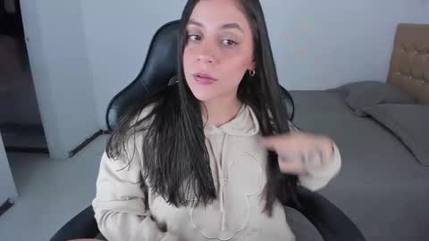 Jennifer online show from October 10, 11:04 pm