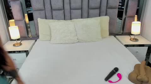 EMMA HILL online show from January 29, 7:11 pm