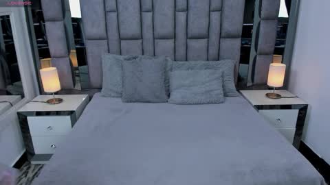 EMMA HILL online show from December 5, 11:08 am