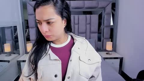 EMMA HILL online show from March 27, 11:10 am