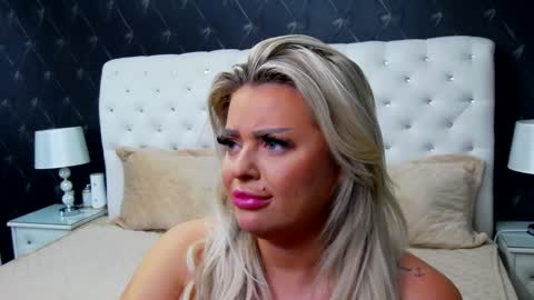 Emma Mavis online show from January 28, 12:11 pm