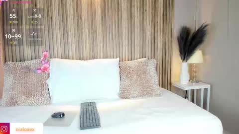 EmmaMillerr  online show from October 20, 11:32 am