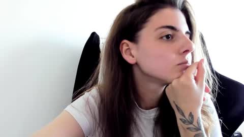 Snapshot of emmamon chatting on June 20, 12:08 pm Emma online show from June 20, 12:08 pm