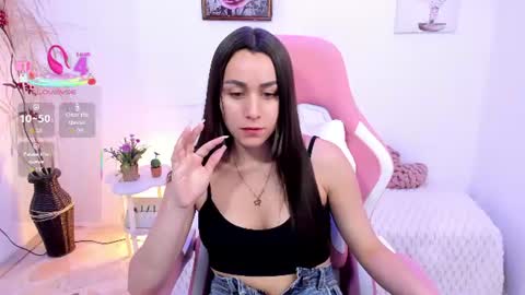 Snapshot of emmamyers_ chatting on June 27, 10:48 pm Emma online show from June 27, 10:48 pm