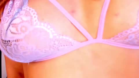Snapshot of emmanaughty_ chatting on September 20, 11:06 pm emmanaughty_ online show from September 20, 11:06 pm