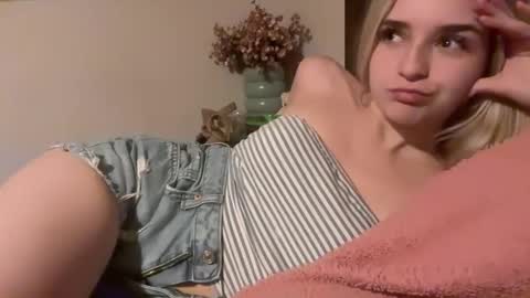 EmmaAngel online show from November 5, 2:00 am