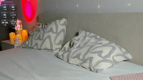 Snapshot of emmanuelleee chatting on February 5, 7:07 am emmanuelleee online show from February 5, 7:07 am