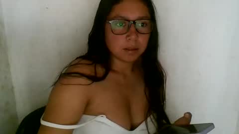 Snapshot of emmaortiz348067670331 chatting on May 12, 7:44 pm emmaortiz348067670331 online show from May 12, 7:44 pm