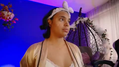 Emma 3 online show from April 10, 7:07 pm