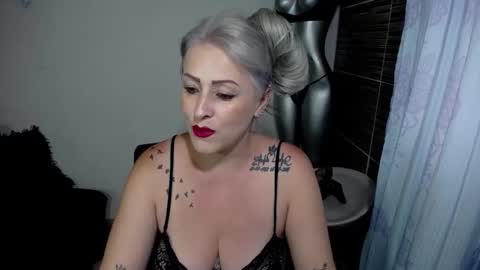 Emma online show from April 13, 8:36 pm