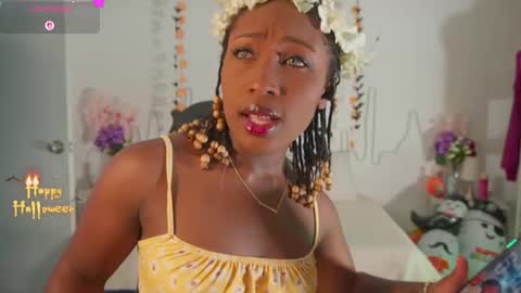 Snapshot of emmasanzoficial chatting on October 30, 11:33 am Sara online show from October 30, 11:33 am