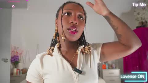 Snapshot of emmasanzoficial chatting on November 7, 11:54 am Sara online show from November 7, 11:54 am