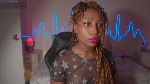 Snapshot of emmasanzoficial chatting on November 27, 11:23 am Sara online show from November 27, 11:23 am