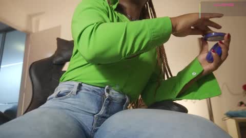 Sara online show from December 19, 12:01 pm