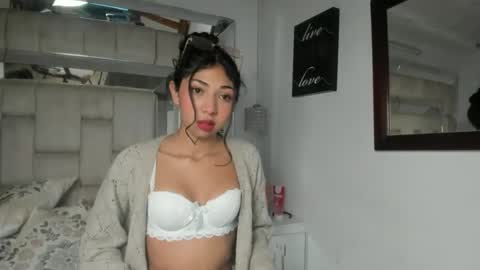 Emma online show from March 5, 6:42 am