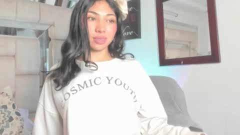 Snapshot of emmaskinny_ chatting on March 28, 2:22 am Emma online show from March 28, 2:22 am