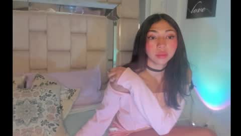 Snapshot of emmaskinny_ chatting on April 8, 4:12 am Emma online show from April 8, 4:12 am