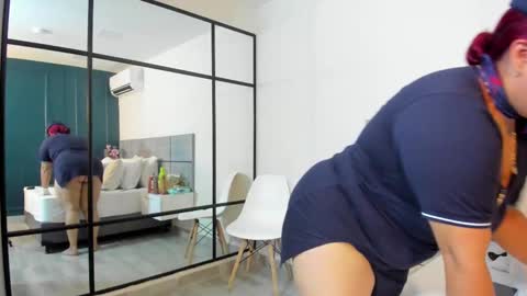 Snapshot of emmasmithh2 chatting on November 7, 1:38 am Emma online show from November 7, 1:38 am