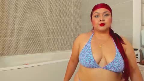 Snapshot of emmasmithh2 chatting on November 9, 2:10 am Emma online show from November 9, 2:10 am